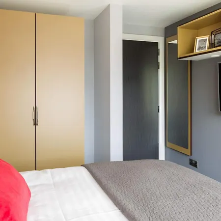 Comfortable Studio For 2 In Leeds, Free Breakfast *