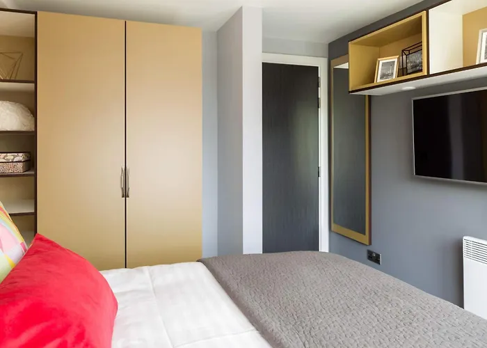 Comfortable Studio For 2 In Leeds, Free Breakfast *