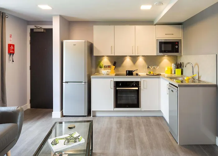 Comfortable For 2 In Leeds, Free Breakfast *