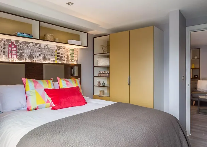 Comfortable For 2 In Leeds, Free Breakfast *